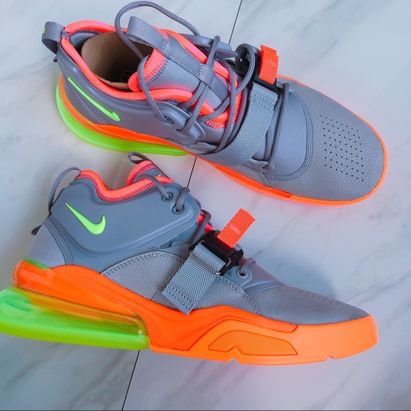 Nike Air Force 270 - Picture 6 of 8